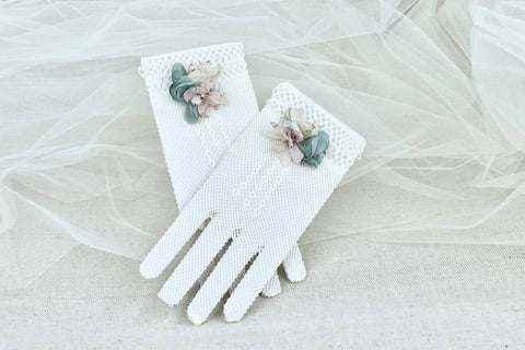 Guantes Begonia Serena en marfil y rosa palo para comunión - detalle