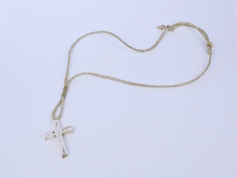Cruz de comunión Jazmín Clara en blanco roto - vista principal
