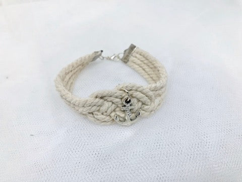 Pulsera floral Amapola Serena en marfil para comunión y arras - vista principal