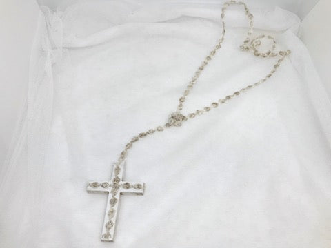 Cruz de comunión Camelia Clara en blanco roto y tostado - vista principal